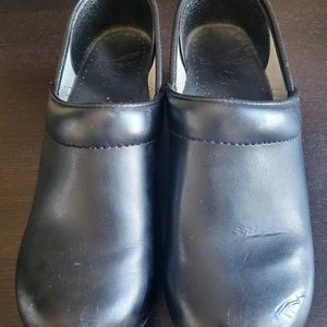 DANSKO Professional black leather clog size 37